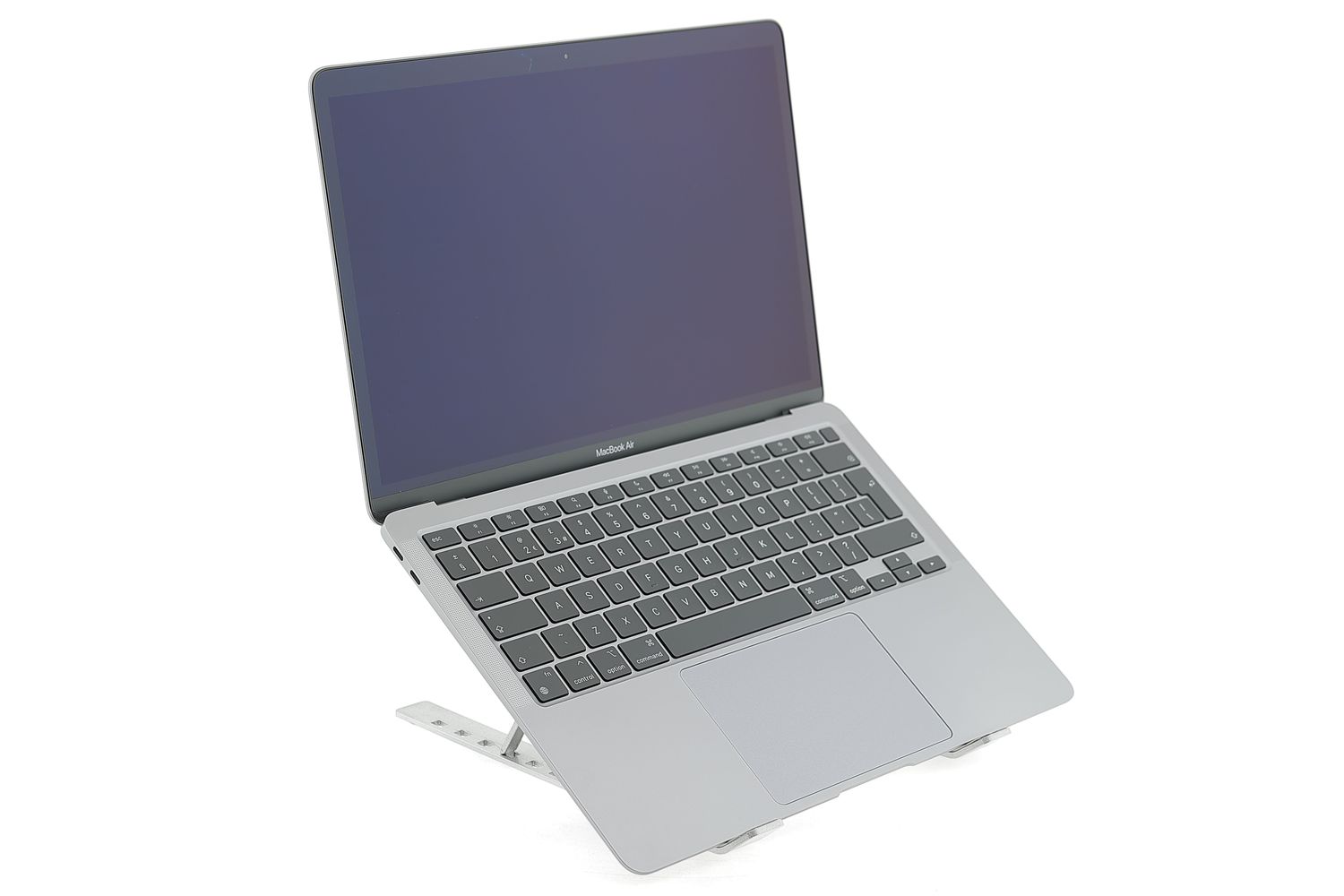 Apple MacBook Air 13″ 2020, i3 1.1 GHz, 8 GB, Intel Iris Plus 256 GB Space Gray - Като нов