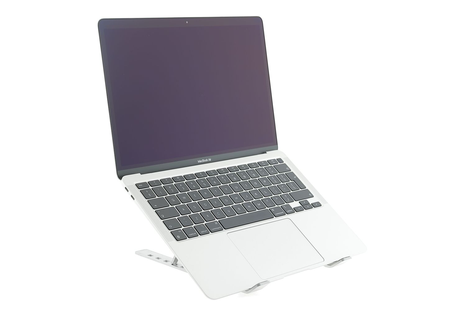 Apple MacBook Air 13″ 2020, M1 8 Cores, 8 GB, 7 core GPU 256 GB Silver - Excelent