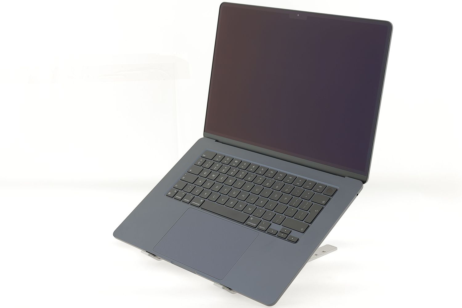 Apple MacBook Air 15″ 2023, M2 8 Cores, 8 GB, 10 core GPU 256 GB Midnight - Ca nou