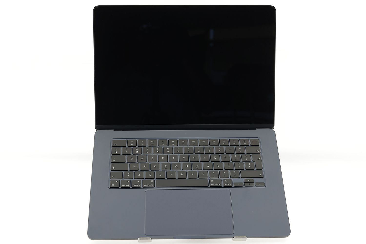 Apple MacBook Air 15″ 2023, M2 8 Cores, 8 GB, 10 core GPU 256 GB Midnight - Ca nou