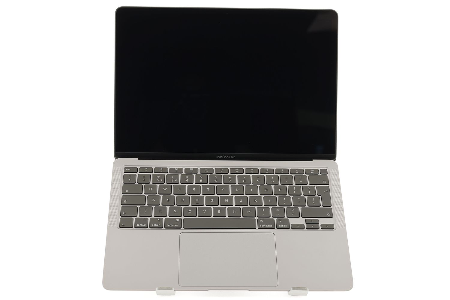 Apple MacBook Air 13″ 2020, i5 1.1 GHz, 8 GB, Intel Iris Plus 256 GB Space Gray - Като нов