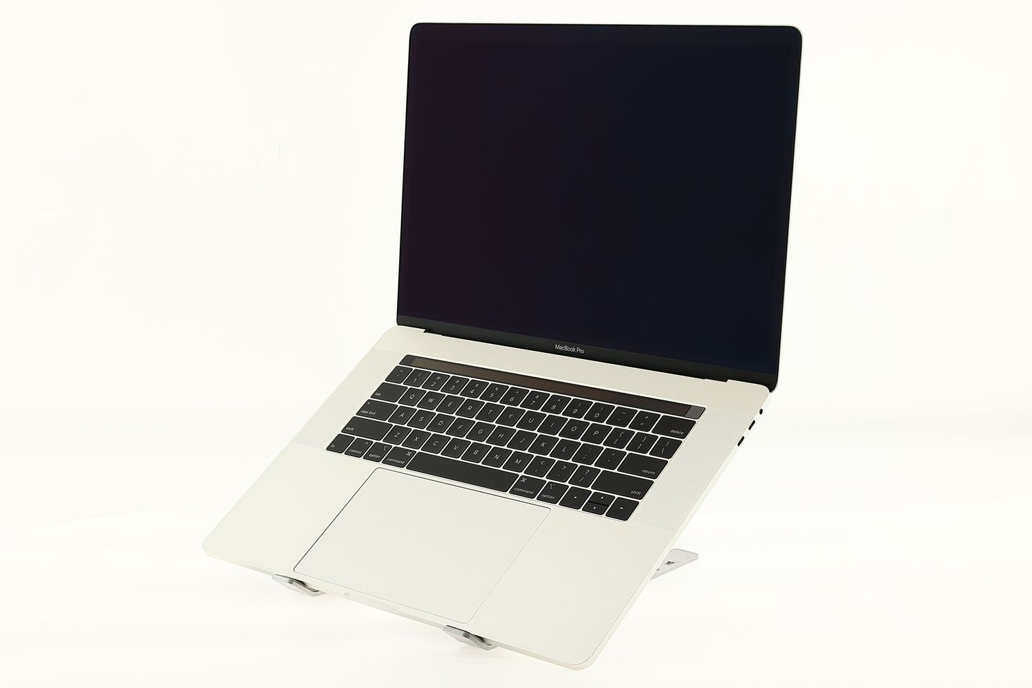 Apple MacBook Pro 15″ Touch Bar 2018, i9 2.9 GHz, 32 GB, AMD Radeon Pro 555X 512 GB Silver - Foarte bun