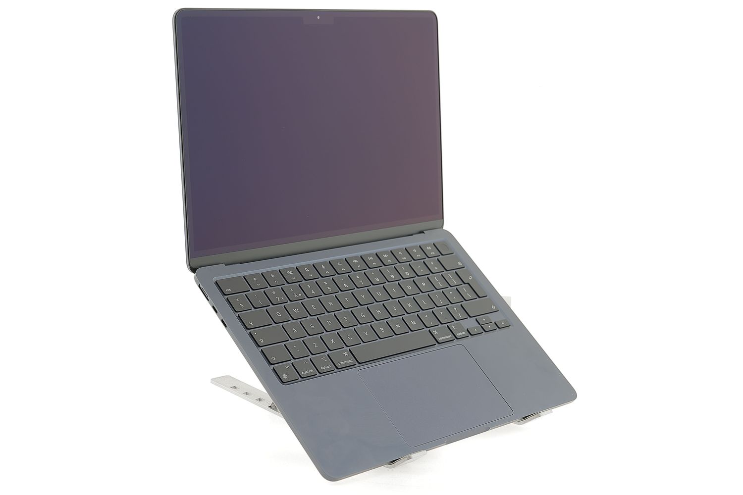 Apple MacBook Air 13″ 2022, M2 8 Cores, 8 GB, 8 core GPU 256 GB Midnight - Újszerű