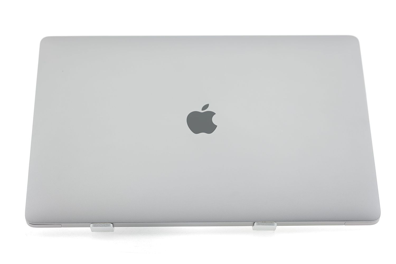 Apple MacBook Pro 15″ Touch Bar 2017, i7 2.8 GHz, 16 GB, AMD Radeon Pro 555 256 GB Space Gray - Много добро