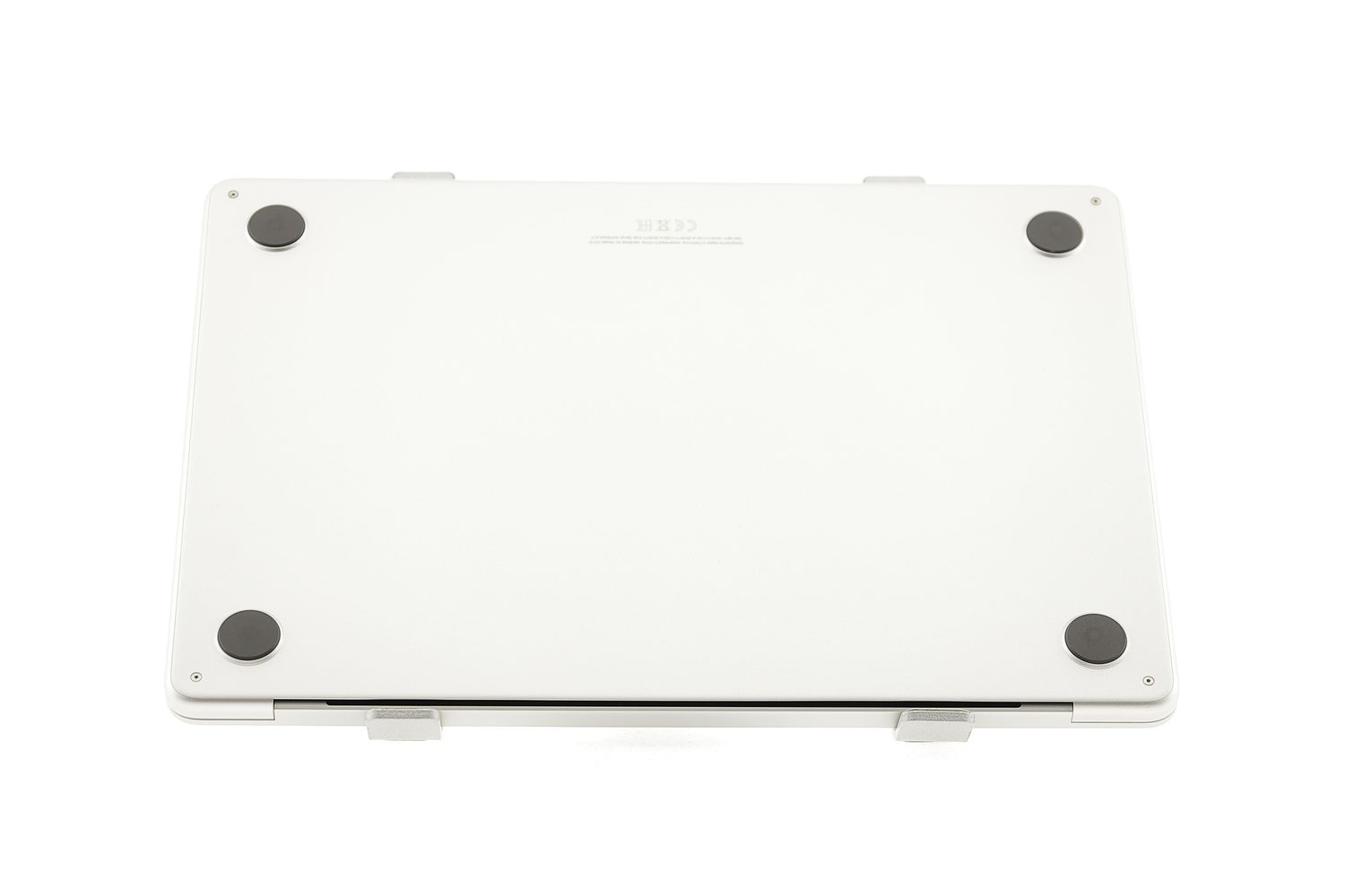 Apple MacBook Air 13″ 2024, M3 8 Cores, 8 GB, 8 core GPU 256 GB Silver - Много добро