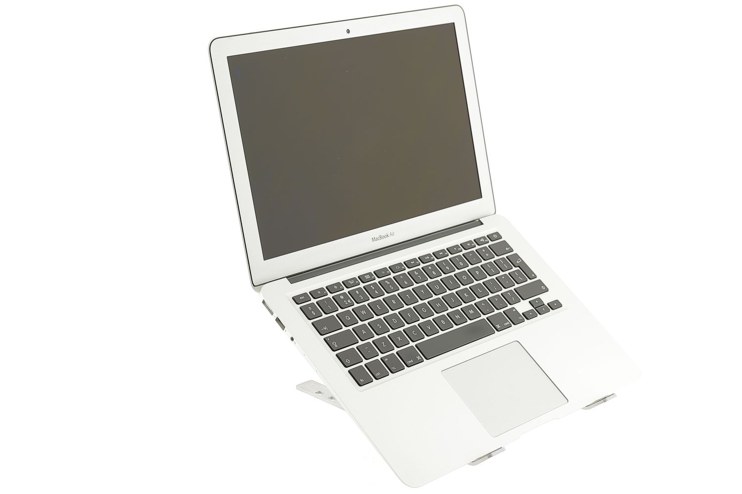 Apple MacBook Air 13″ 2017, i5 1.8 GHz, 8 GB, HD Graphics 6000 128 GB Silver - Foarte bun