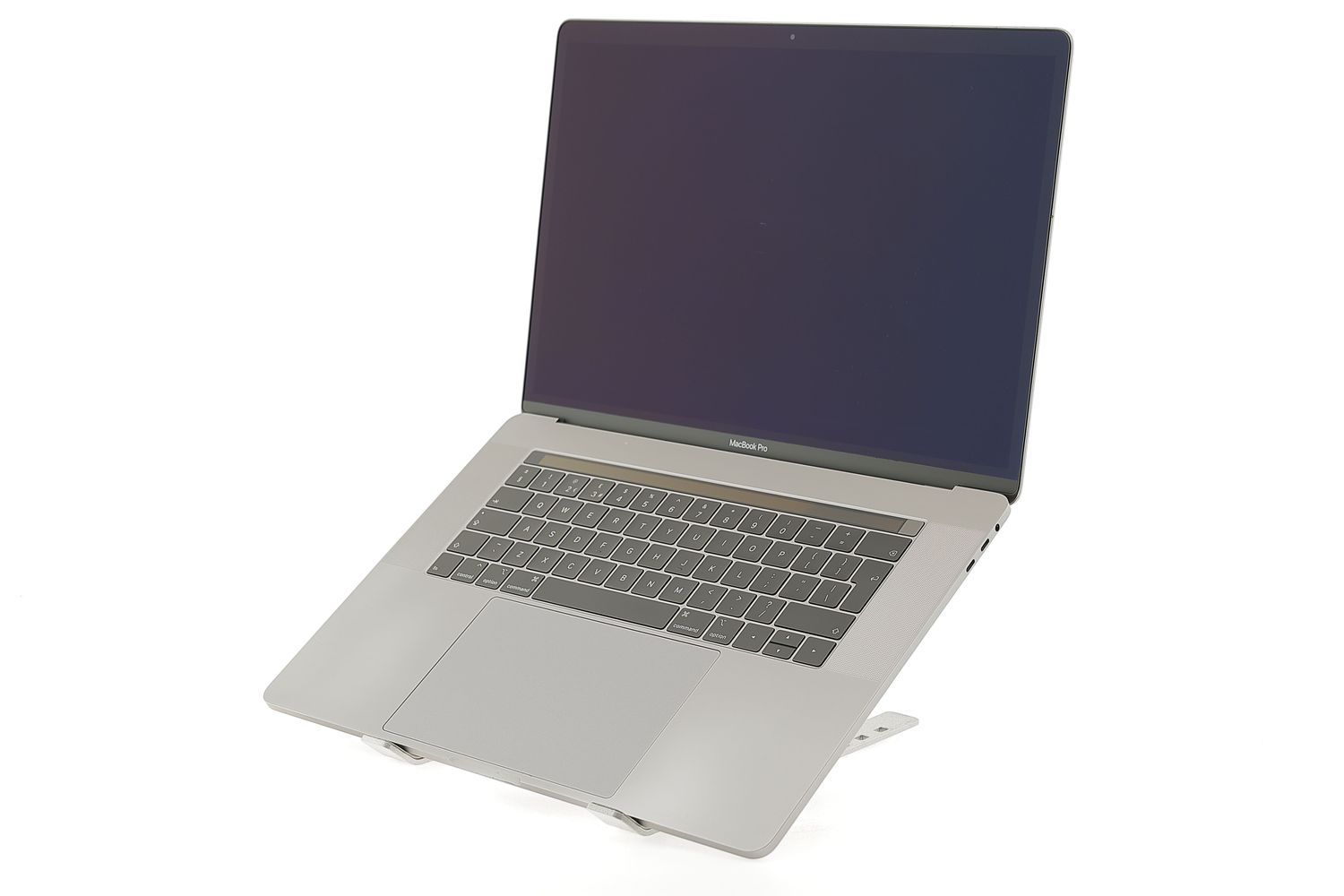 Apple MacBook Pro 15″ Touch Bar 2018, i7 2.2 GHz, 32 GB, AMD Radeon Pro 555X 512 GB Space Gray - Foarte bun