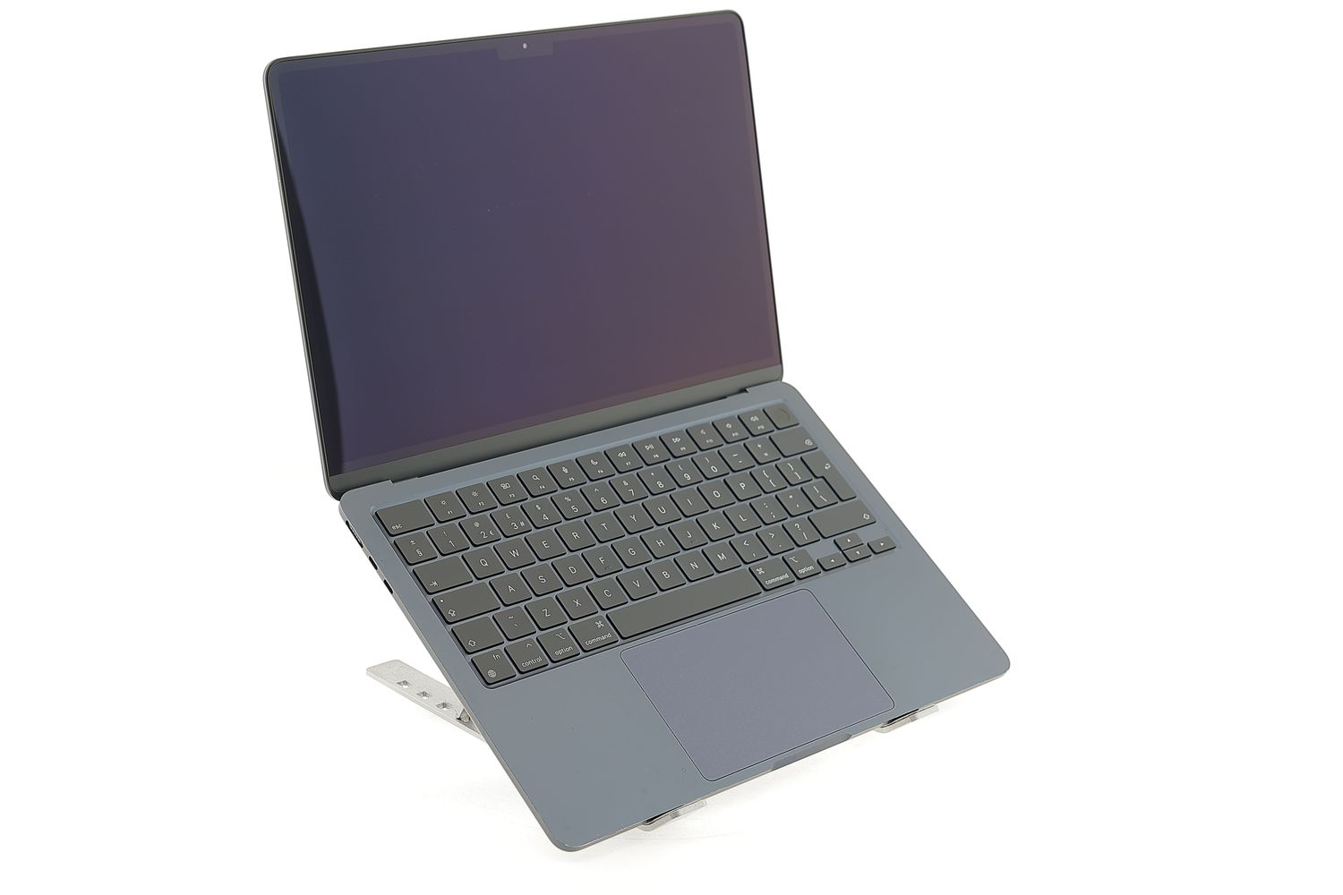 Apple MacBook Air 13″ 2022, M2 8 Cores, 8 GB, 10 core GPU 512 GB Midnight - Jó