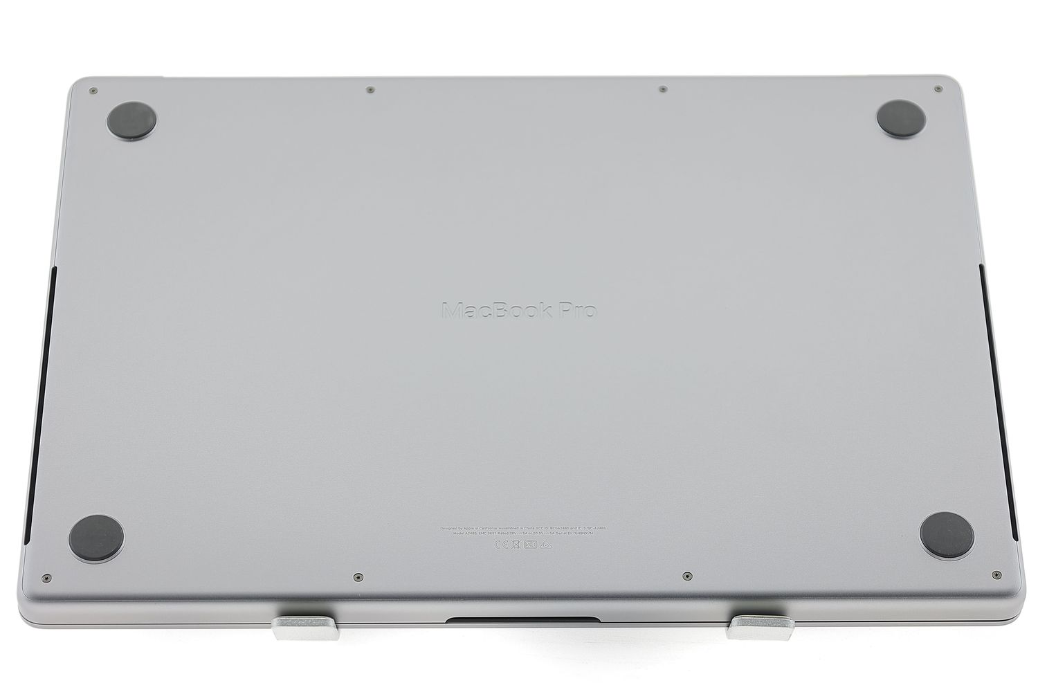 Apple MacBook Pro 16″ 2021, M1 Pro 10 Cores, 16 GB, 16 core GPU 512 GB Space Gray - Отлично