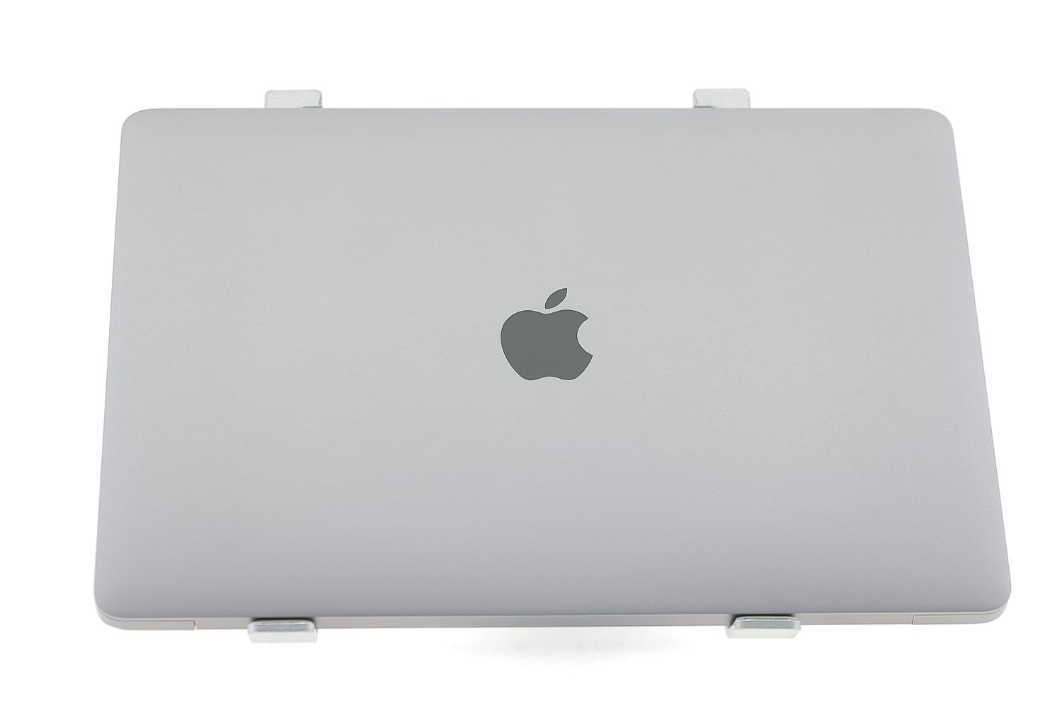 Apple MacBook Air 13″ 2020, M1 8 Cores, 8 GB, 7 core GPU 256 GB Space Gray - Foarte bun