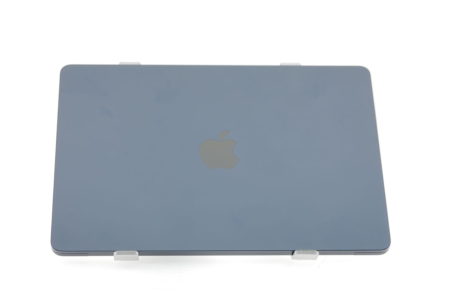 Apple MacBook Air 13″ 2022, M2 8 Cores, 8 GB, 8 core GPU 256 GB Midnight - Отлично