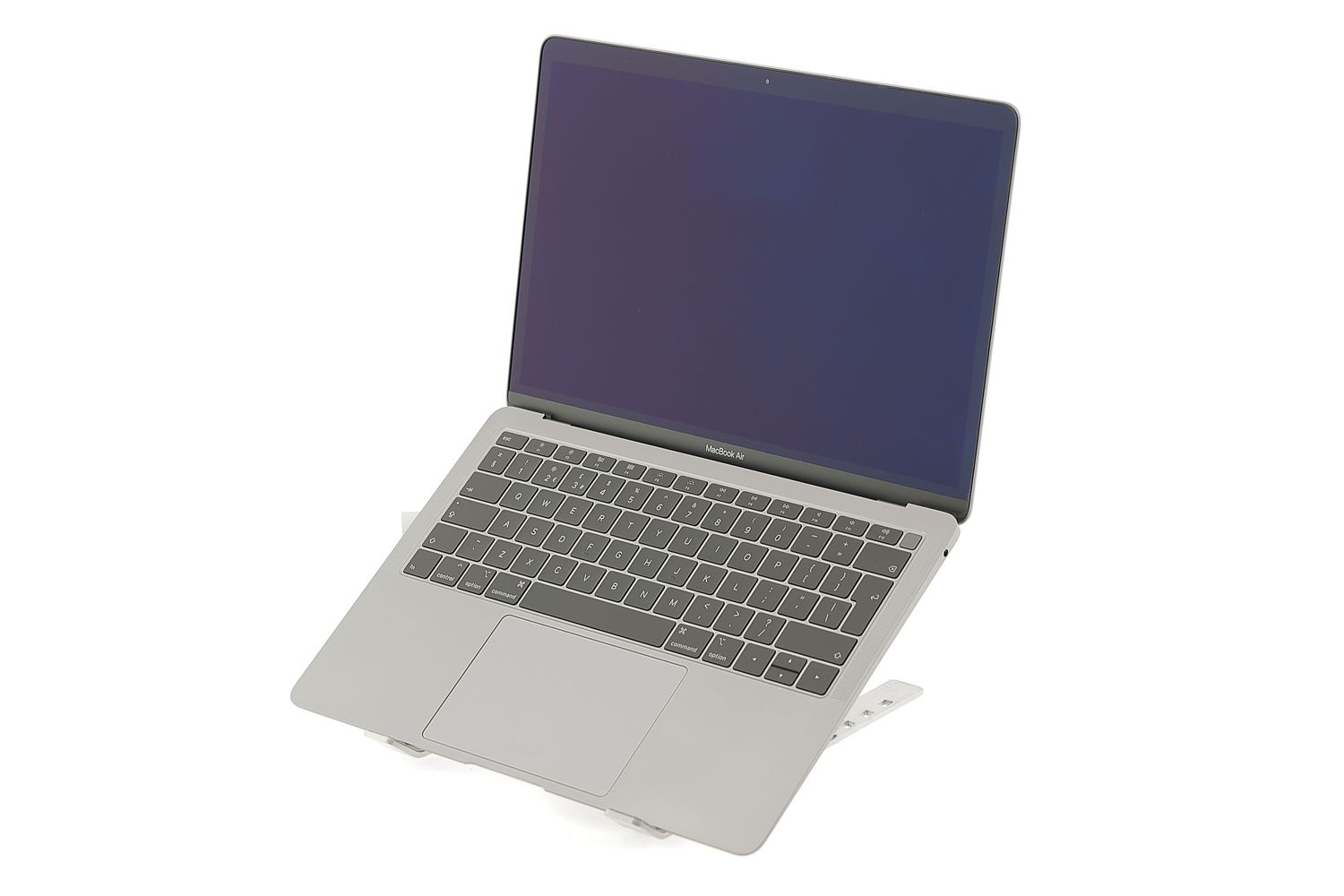Apple MacBook Air 13″ 2019, i5 1.6 GHz, 8 GB, Intel UHD Graphics 617 128 GB Space Gray - Като нов