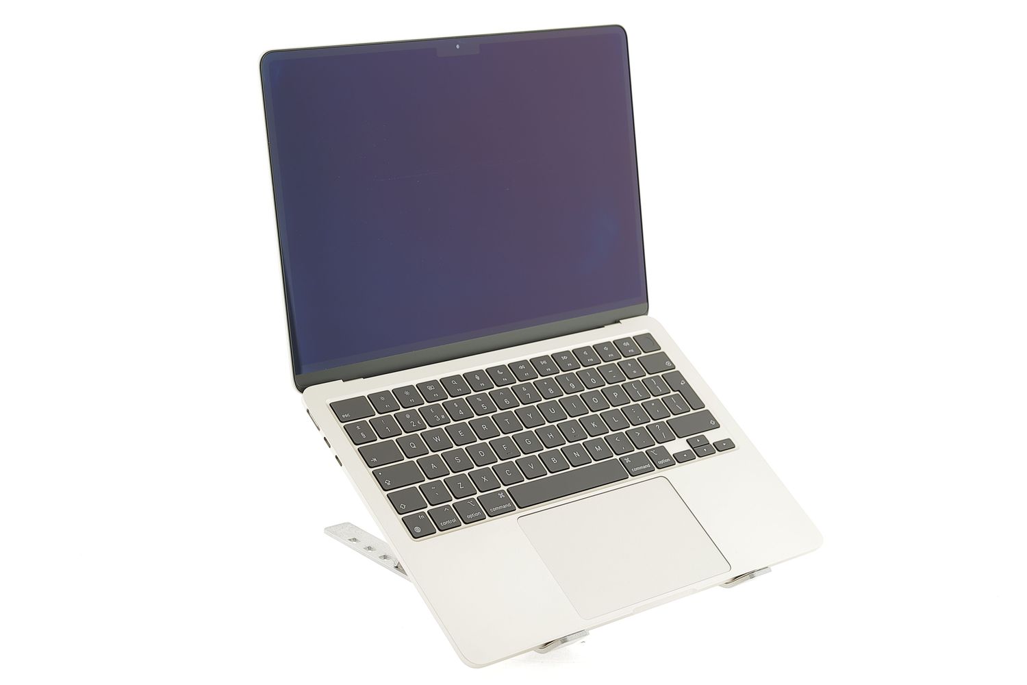Apple MacBook Air 13″ 2022, M2 8 Cores, 8 GB, 8 core GPU 256 GB Starlight - Ca nou