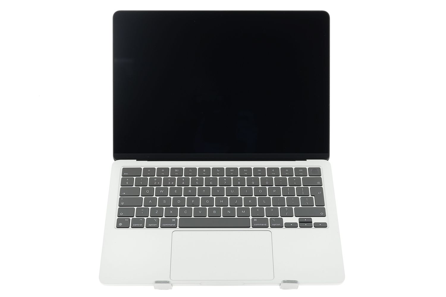 Apple MacBook Air 13″ 2022, M2 8 Cores, 8 GB, 8 core GPU 256 GB Silver - Като нов