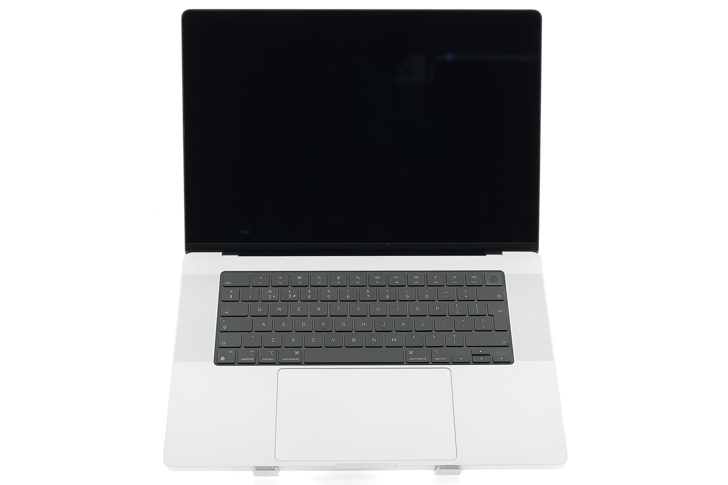 Apple MacBook Pro 16″ 2021, M1 Pro 10 Cores, 16 GB, 16 core GPU 512 GB Silver - Много добро