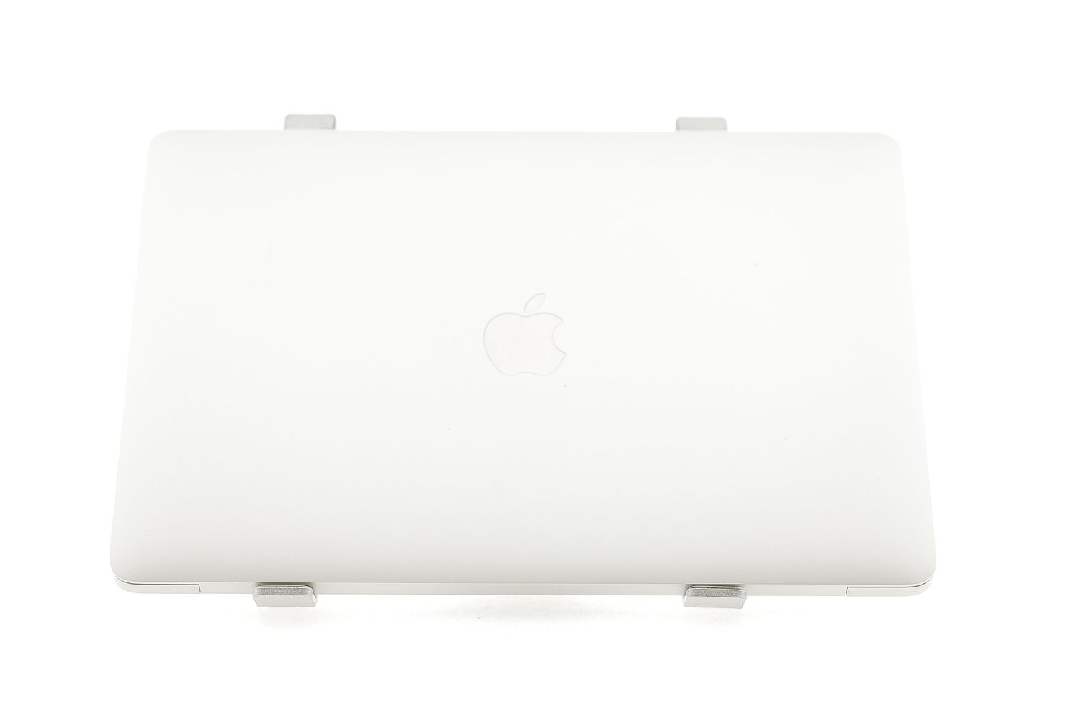 Apple MacBook Air 13″ 2020, i3 1.1 GHz, 8 GB, Intel Iris Plus 256 GB Silver - Újszerű