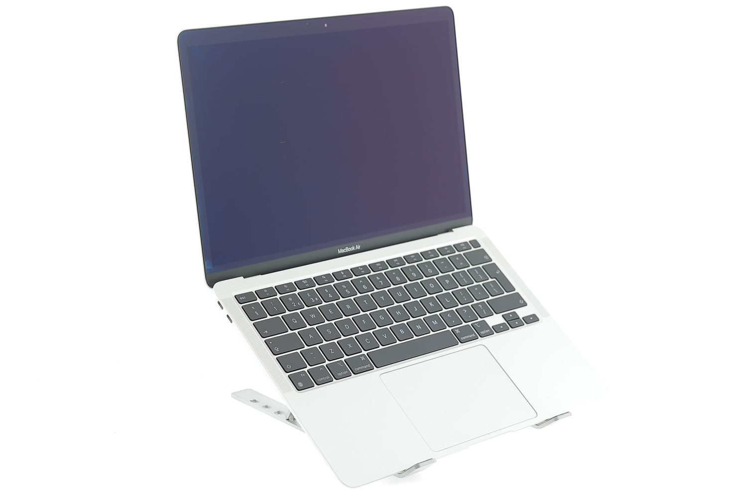 Apple MacBook Air 13″ 2020, M1 8 Cores, 8 GB, 7 core GPU 256 GB Silver - Отлично