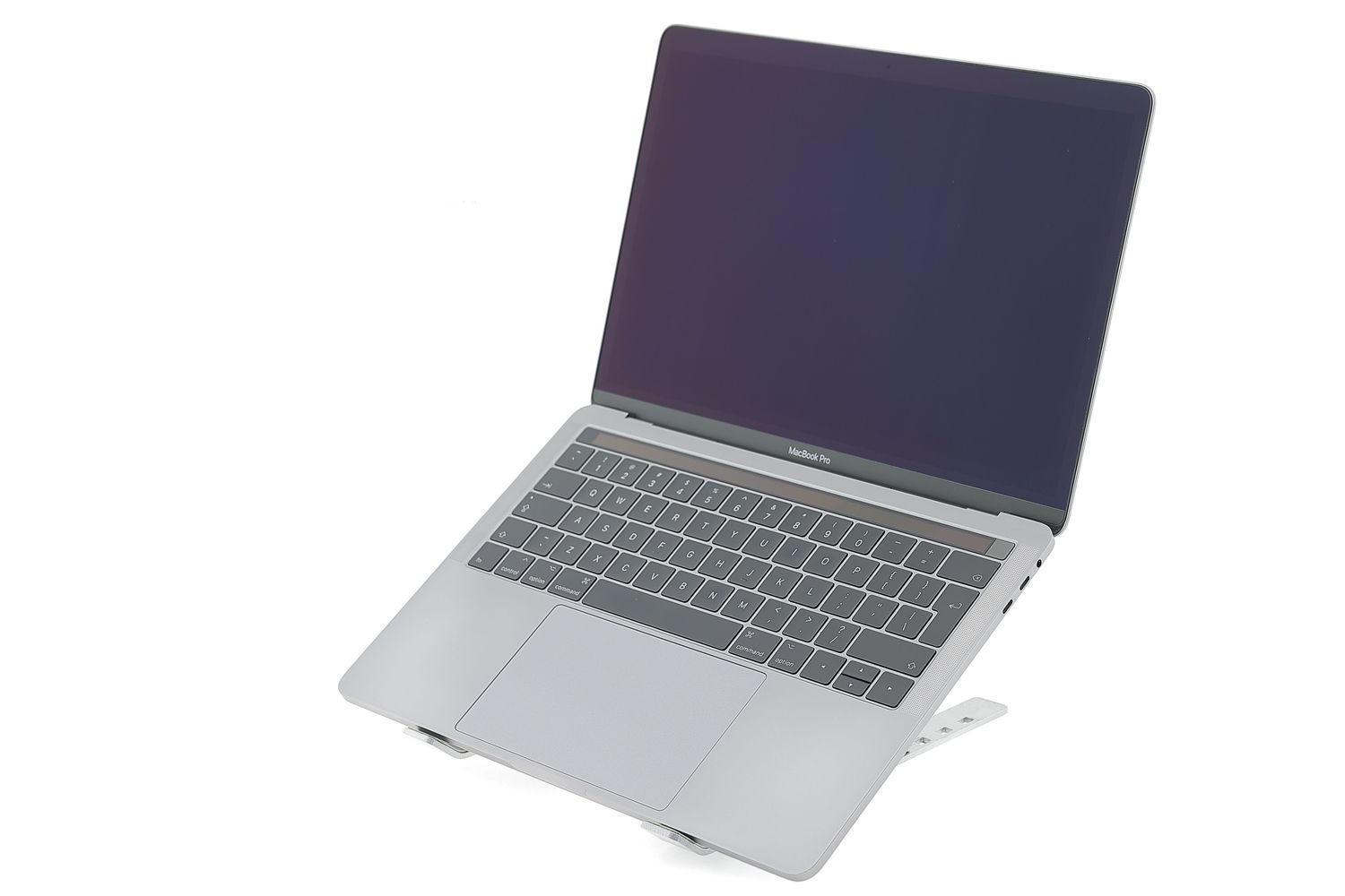 Apple MacBook Pro 13″ Touch Bar 2017, i5 3.1 GHz, 16 GB, Intel Iris Plus Graphics 650 512 GB Space Gray - Отлично