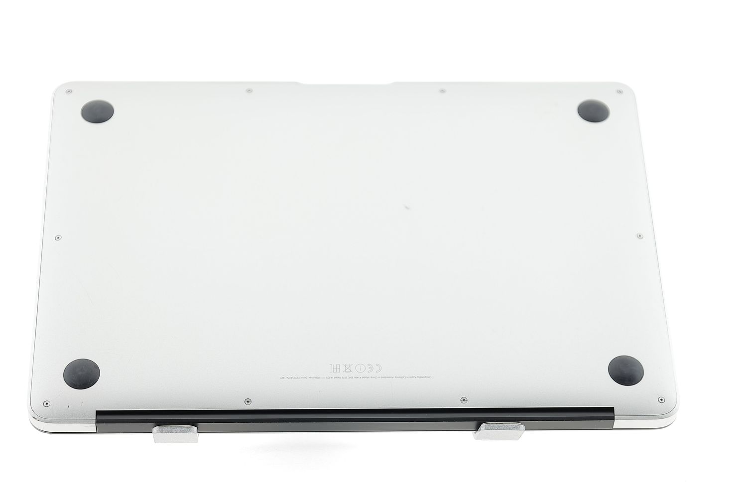 Apple MacBook Air 13″ 2017, i5 1.8 GHz, 8 GB, HD Graphics 6000 128 GB Silver - Много добро