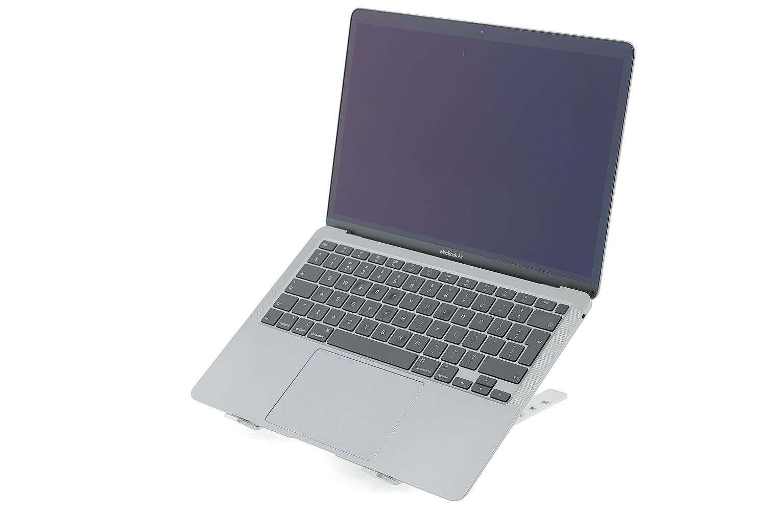 Apple MacBook Air 13″ 2020, i7 1.2 GHz, 8 GB, Intel Iris Plus 256 GB Space Gray - Отлично