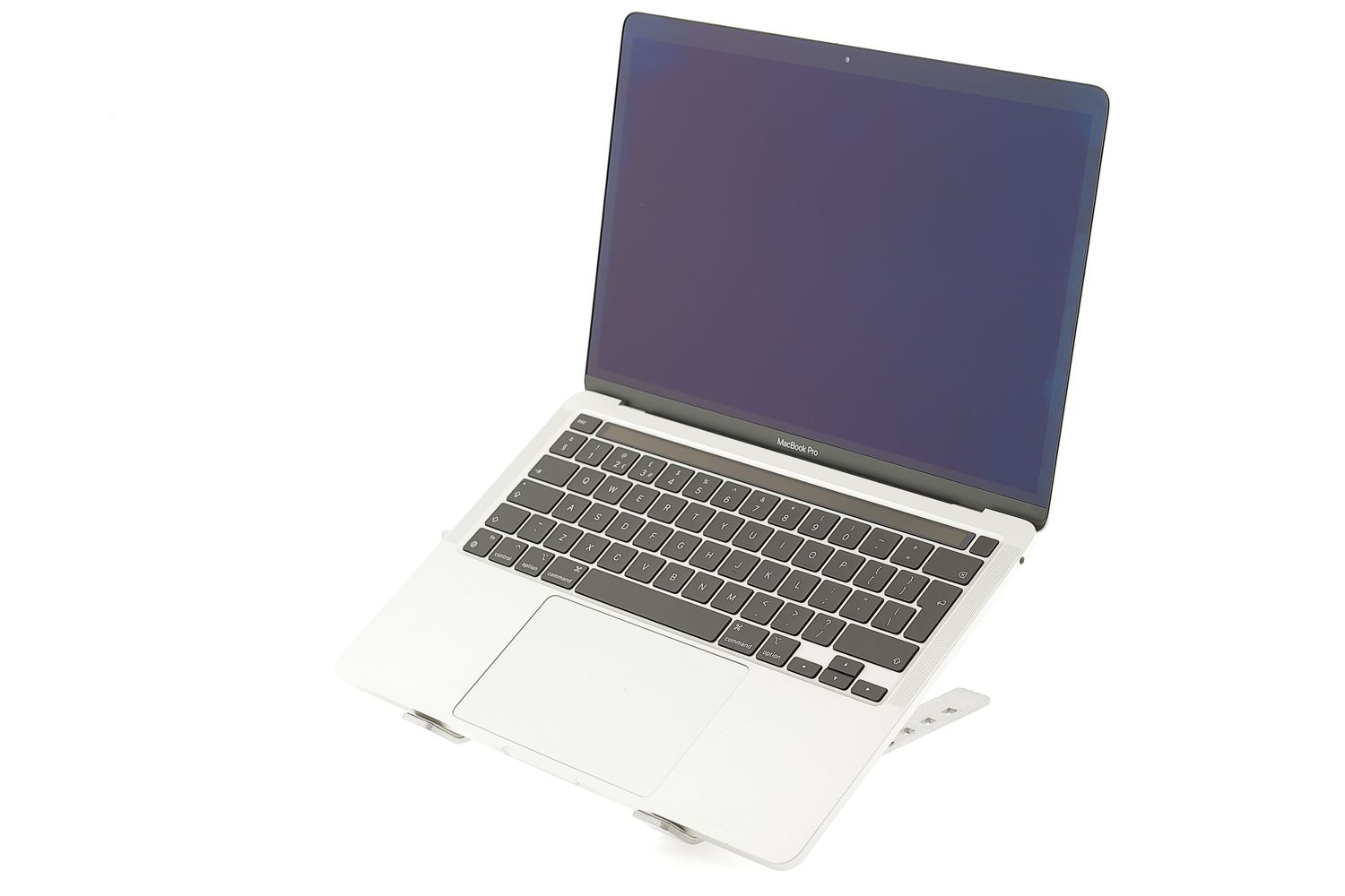 Apple MacBook Pro 13″ 2020, M1 8 Cores, 8 GB, 8 core GPU 256 GB Silver - Excelent