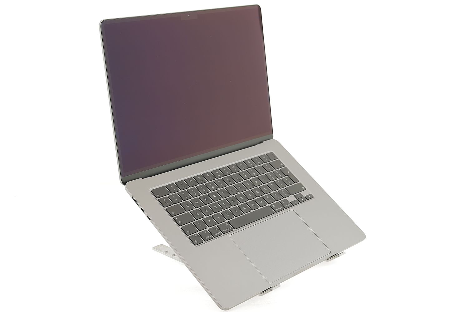 Apple MacBook Air 15″ 2024, M3 8 Cores, 8 GB, 10 core GPU 256 GB Space Gray - Отлично