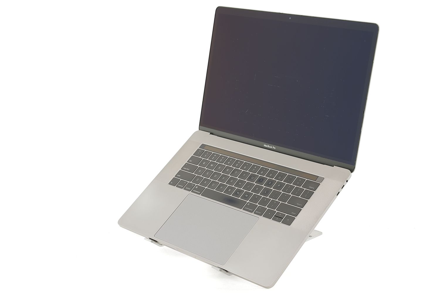 Apple MacBook Pro 15″ Touch Bar 2017, i7 2.9 GHz, 16 GB, AMD Radeon Pro 560 512 GB Space Gray - Отлично