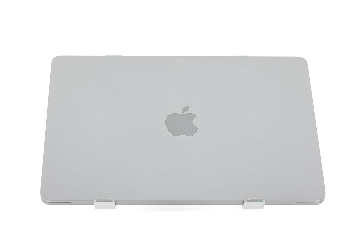 Apple MacBook Air 13″ 2022, M2 8 Cores, 8 GB, 8 core GPU 256 GB Space Gray - Много добро