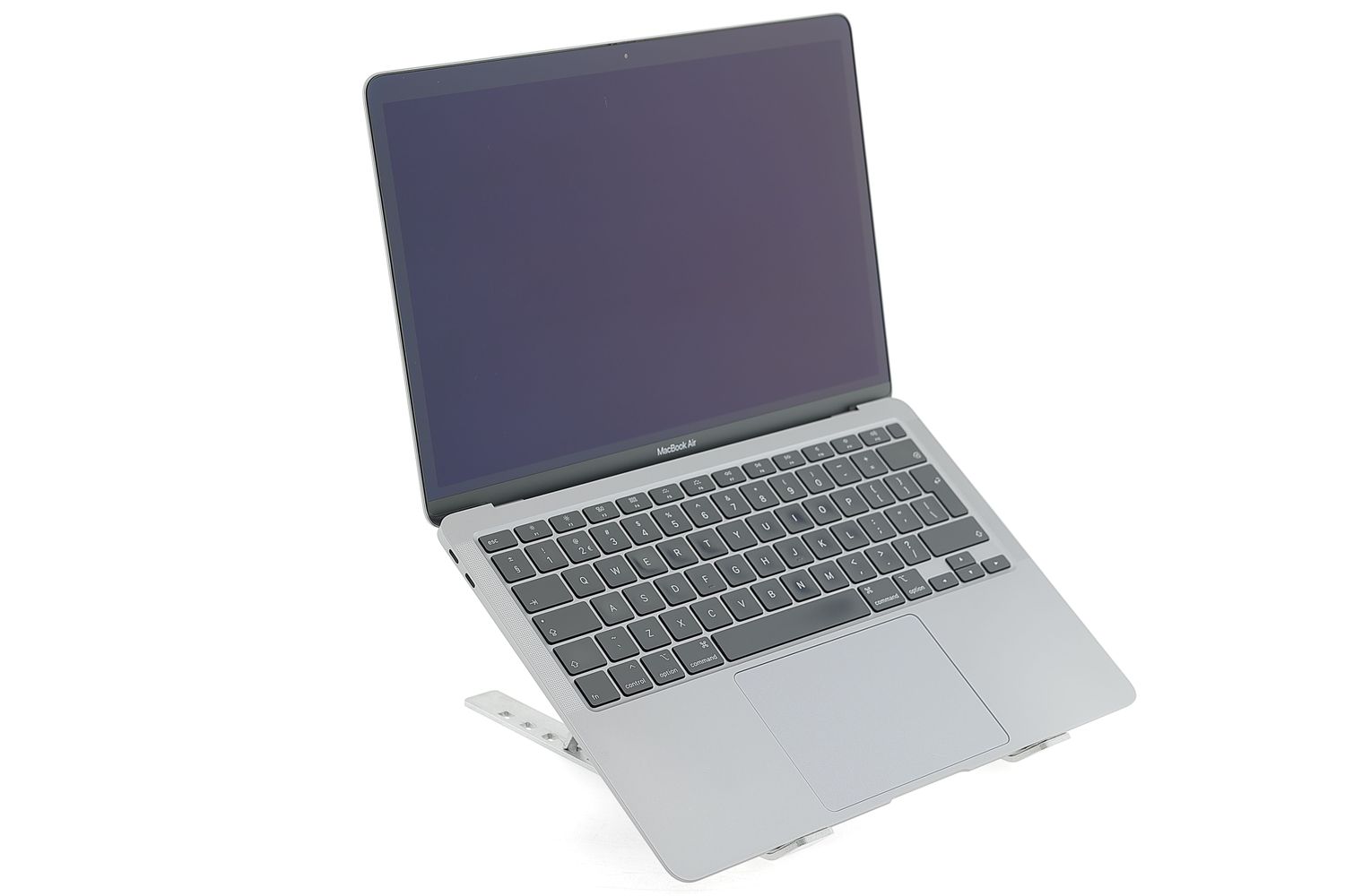 Apple MacBook Air 13″ 2020, i7 1.2 GHz, 8 GB, Intel Iris Plus 256 GB Space Gray - Отлично