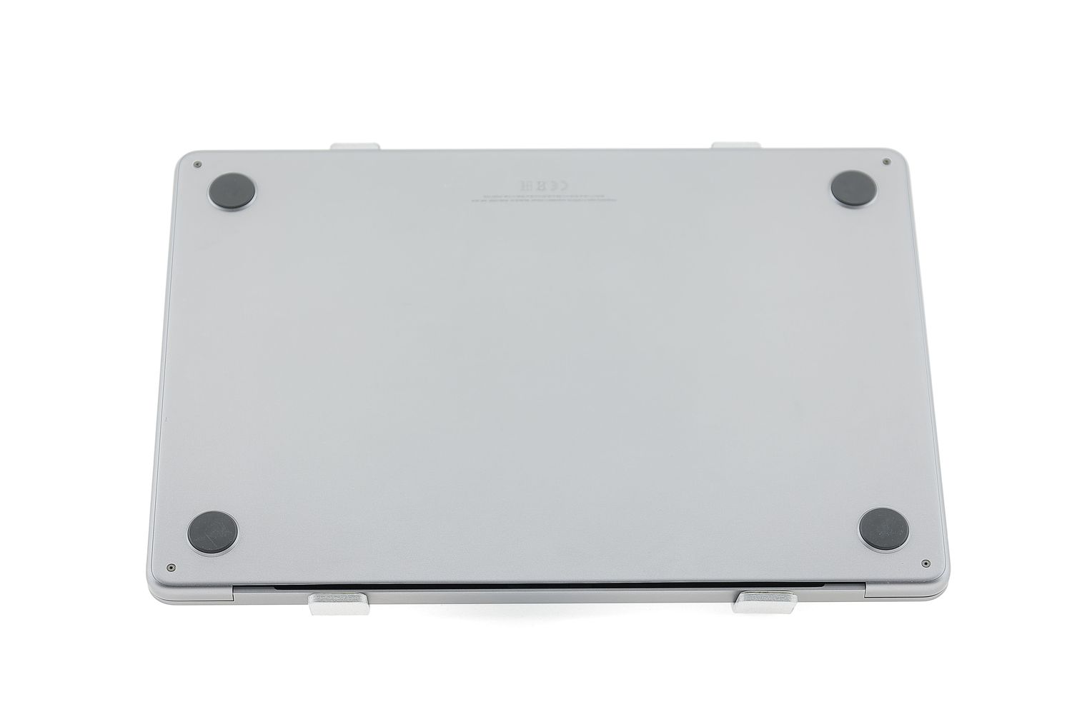 Apple MacBook Air 13″ 2022, M2 8 Cores, 8 GB, 8 core GPU 256 GB Space Gray - Като нов