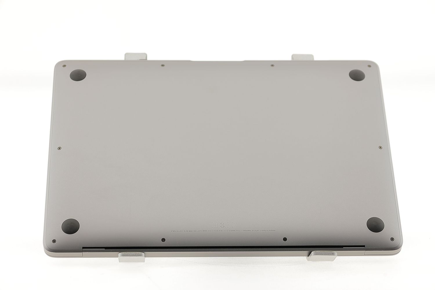 Apple MacBook Air 13″ 2020, M1 8 Cores, 8 GB, 8 core GPU 512 GB Space Gray - Kiváló