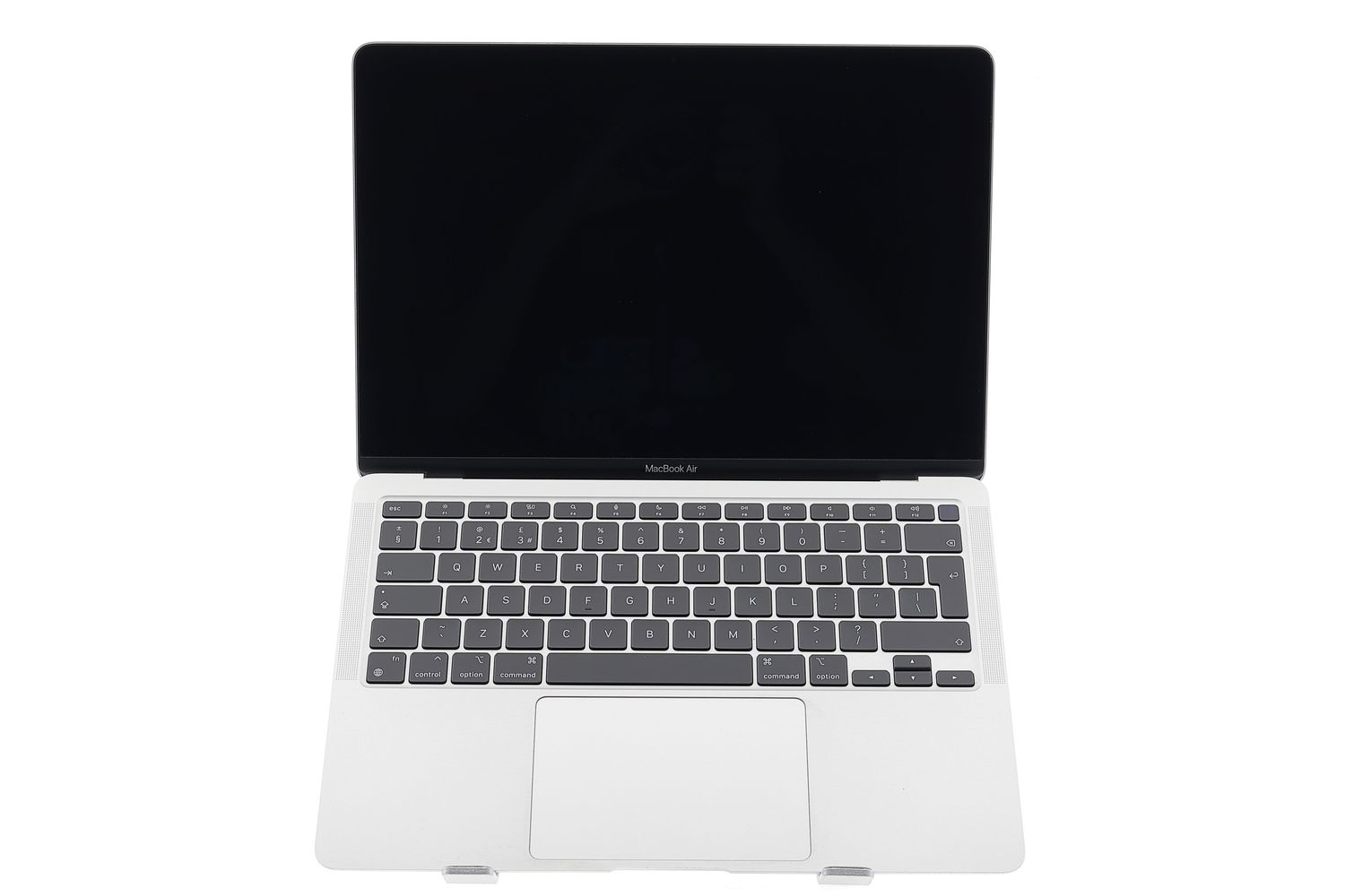 Apple MacBook Air 13″ 2020, M1 8 Cores, 8 GB, 8 core GPU 512 GB Silver - Много добро
