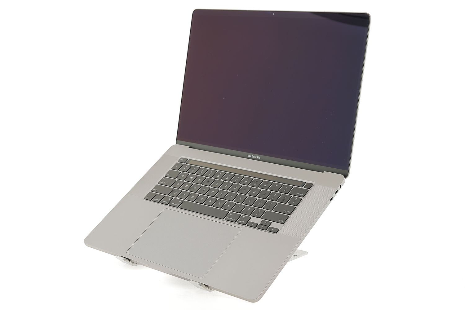Apple MacBook Pro 16″ Touch Bar 2019, i9 2.4 GHz, 32 GB, AMD Radeon Pro 5500M 512 GB Space Gray - Ca nou