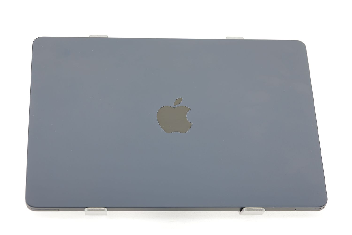 Apple MacBook Air 13″ 2024, M3 8 Cores, 8 GB, 8 core GPU 256 GB Midnight - Újszerű