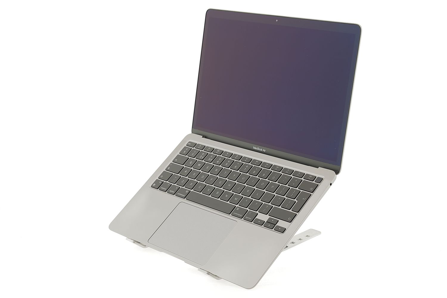 Apple MacBook Air 13″ 2020, M1 8 Cores, 16 GB, 7 core GPU 256 GB Space Gray - Kiváló