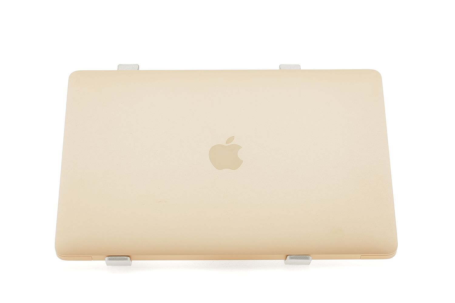 Apple MacBook Air 13″ 2020, i3 1.1 GHz, 8 GB, Intel Iris Plus 256 GB Gold - Като нов