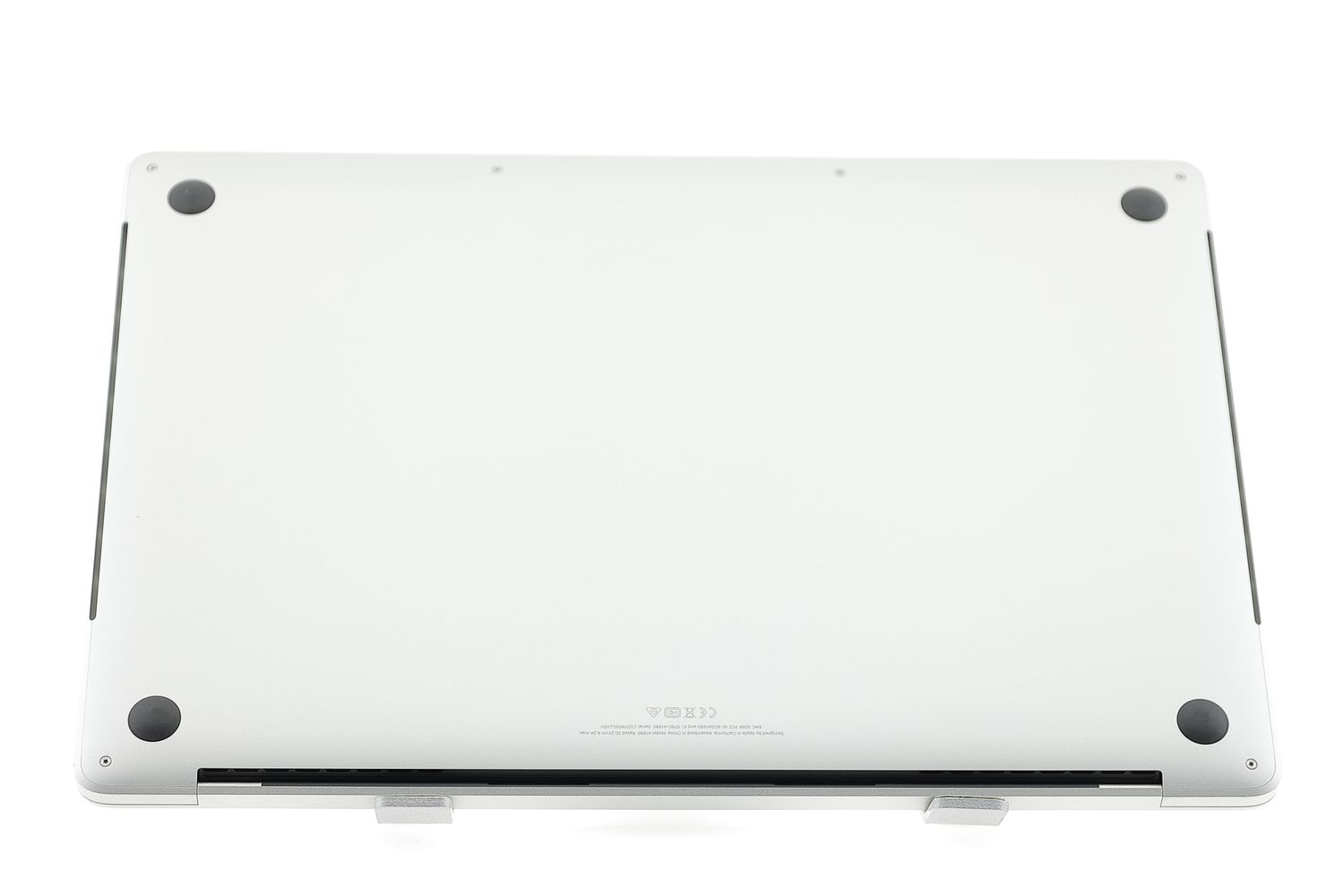 Apple MacBook Pro 15″ Touch Bar 2019, i9 2.3 GHz, 32 GB, AMD Radeon Pro 560X 1 TB Silver - Excelent