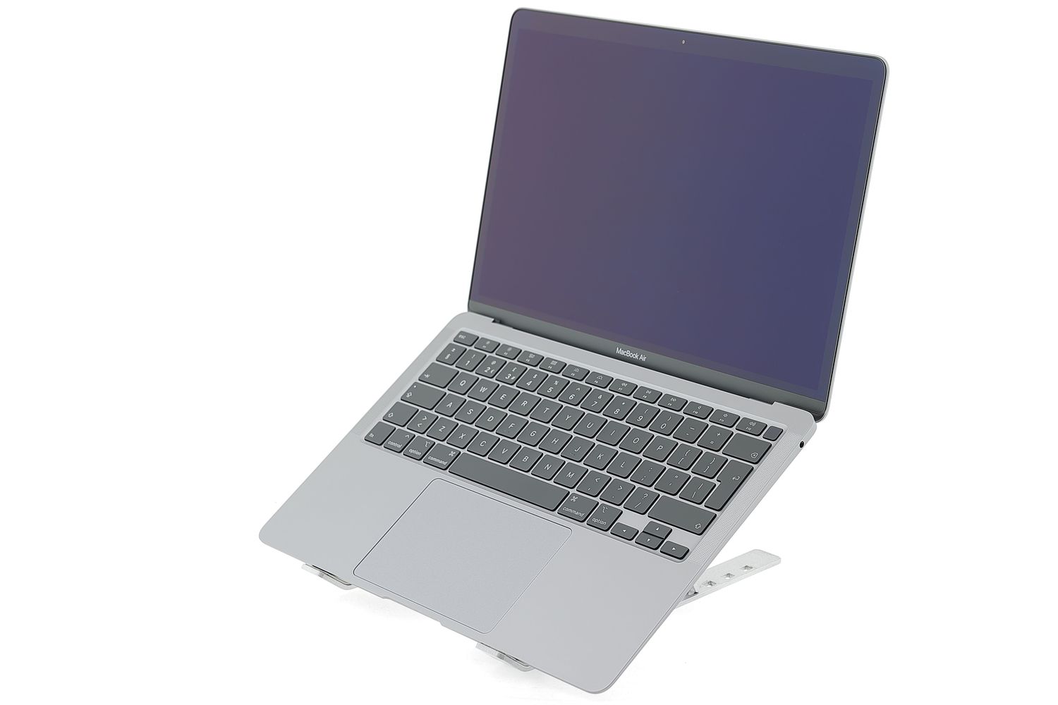 Apple MacBook Air 13″ 2020, i5 1.1 GHz, 8 GB, Intel Iris Plus 256 GB Space Gray - Като нов