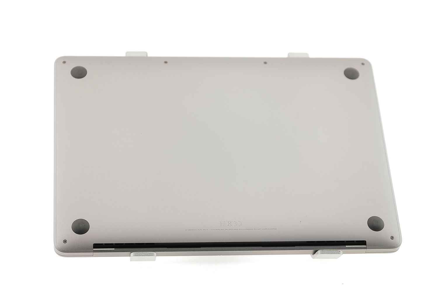 Apple MacBook Pro 13″ Touch Bar 2020, i5 1.4 GHz, 8 GB, Intel Iris Plus Graphics 645 256 GB Space Gray - Kiváló