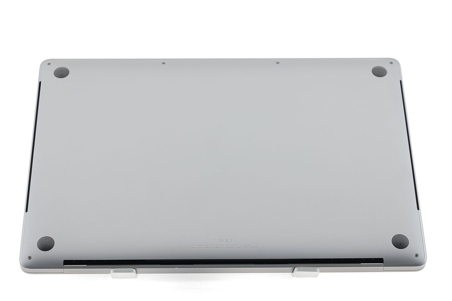 Apple MacBook Pro 16″ Touch Bar 2019, i9 2.4 GHz, 32 GB, AMD Radeon Pro 5500M 512 GB Space Gray - Foarte bun