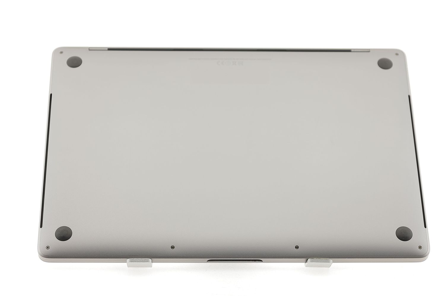 Apple MacBook Pro 15″ Touch Bar 2017, i7 2.9 GHz, 16 GB, AMD Radeon Pro 560 512 GB Space Gray - Отлично