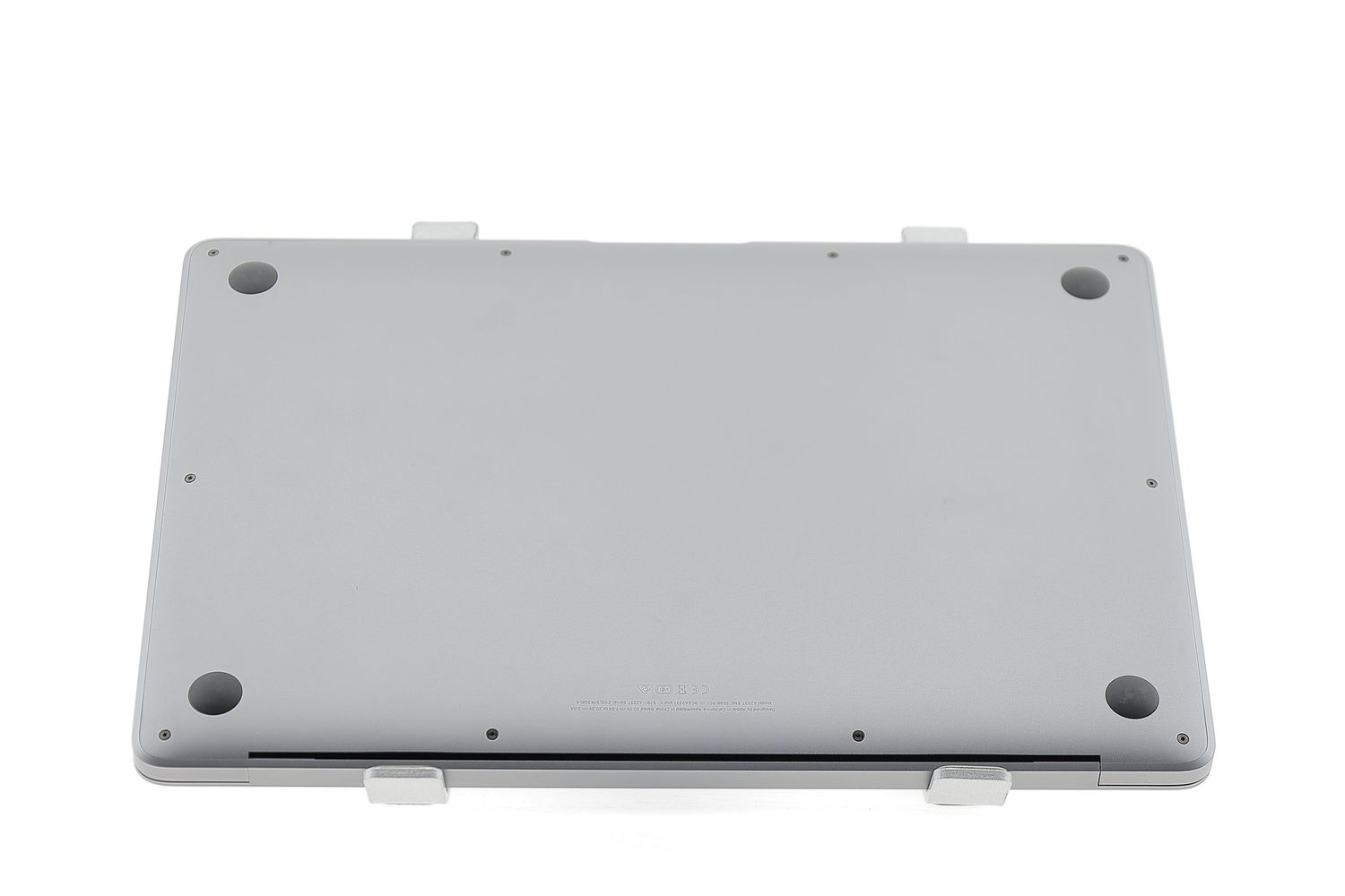 Apple MacBook Air 13″ 2020, M1 8 Cores, 8 GB, 7 core GPU 256 GB Space Gray - Kiváló