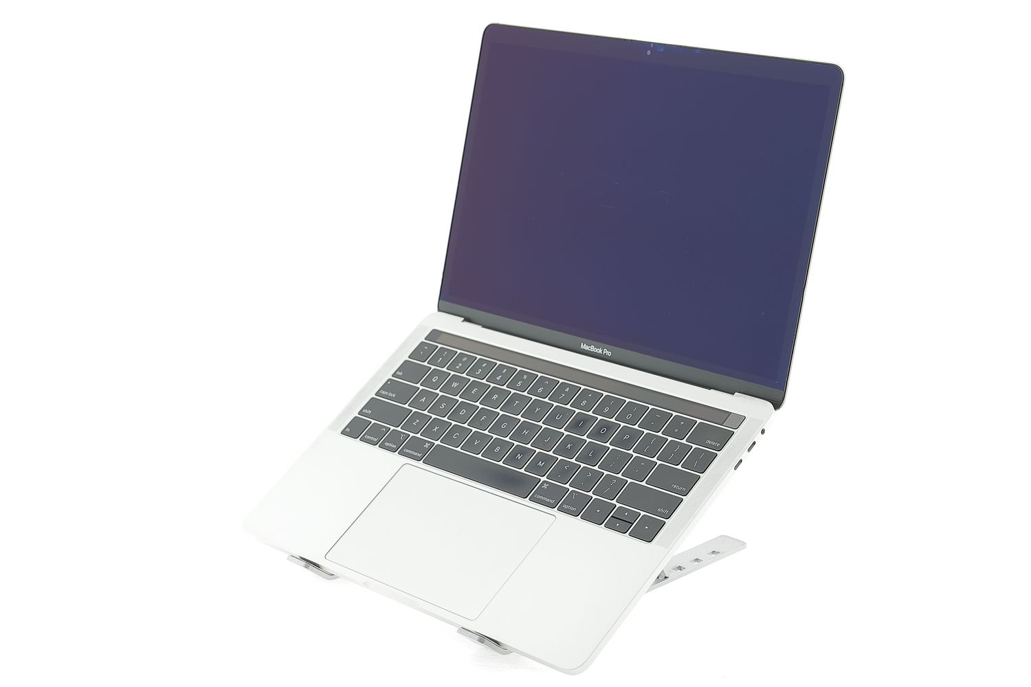 Apple MacBook Pro 13″ Touch Bar 2018, i5 2.3 GHz, 8 GB, Intel Iris Plus Graphics 655 256 GB Silver - Kiváló