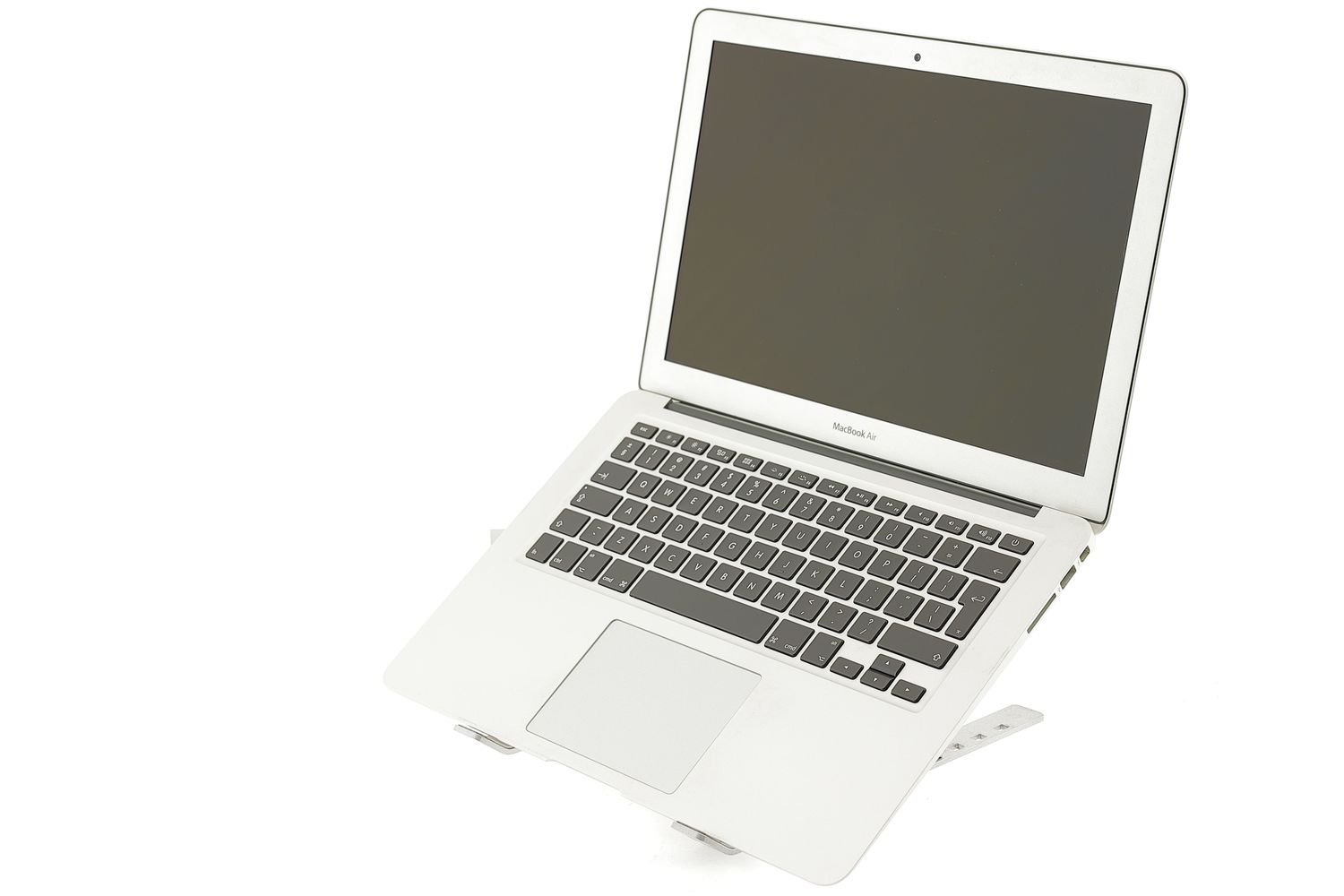 Apple MacBook Air 13″ 2017, i5 1.8 GHz, 8 GB, HD Graphics 6000 128 GB Silver - Много добро