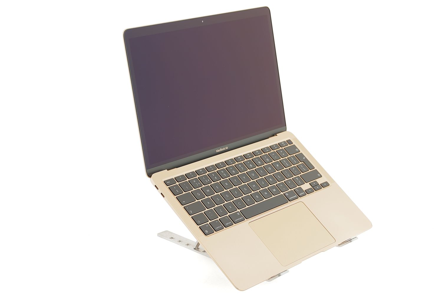 Apple MacBook Air 13″ 2020, M1 8 Cores, 8 GB, 7 core GPU 256 GB Gold - Foarte bun