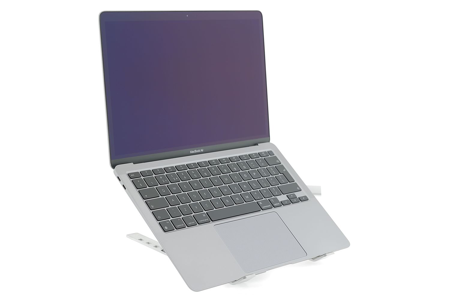 Apple MacBook Air 13″ 2020, i3 1.1 GHz, 8 GB, Intel Iris Plus 256 GB Space Gray - Kiváló