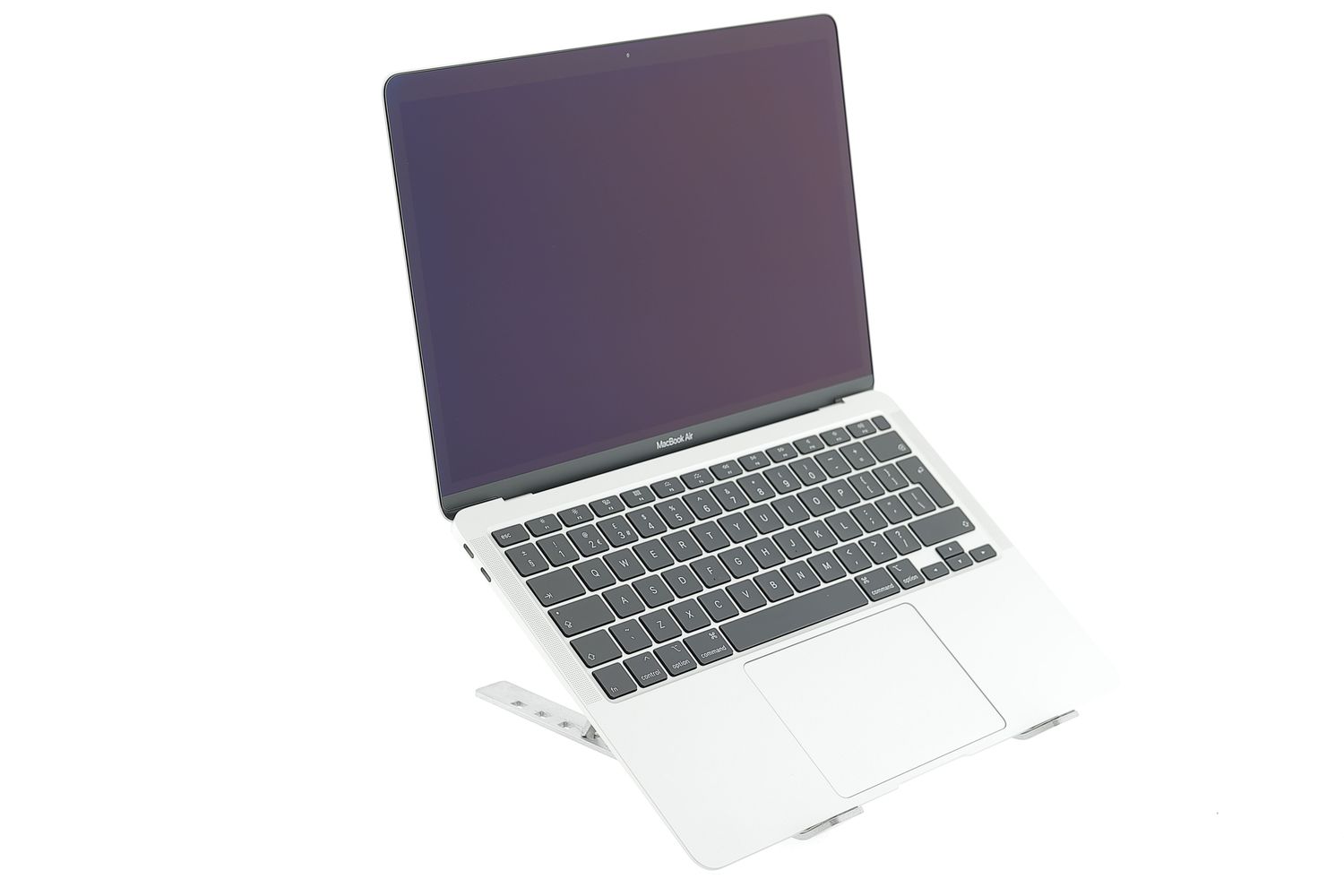 Apple MacBook Air 13″ 2020, i7 1.2 GHz, 8 GB, Intel Iris Plus 256 GB Silver - Отлично