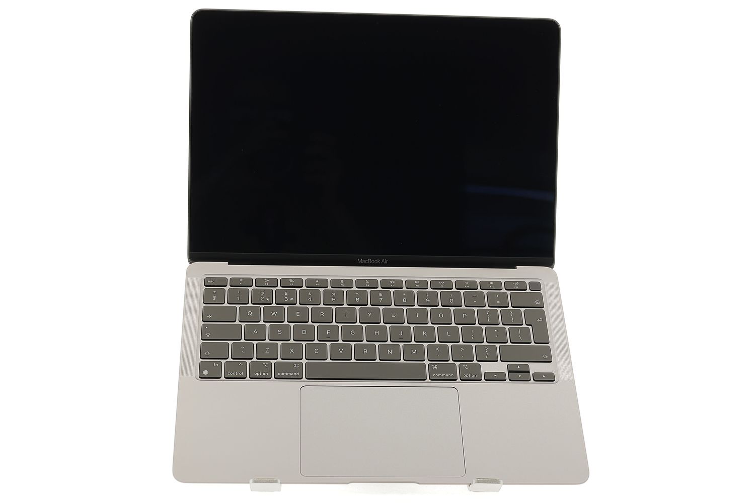 Apple MacBook Air 13″ 2020, i3 1.1 GHz, 8 GB, Intel Iris Plus 256 GB Space Gray - Като нов