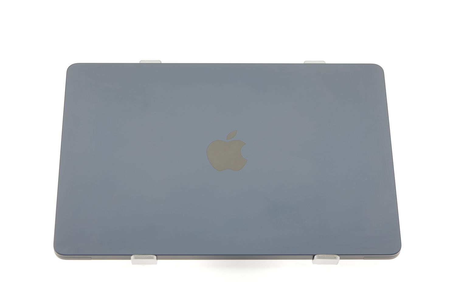 Apple MacBook Air 13″ 2022, M2 8 Cores, 8 GB, 8 core GPU 256 GB Midnight