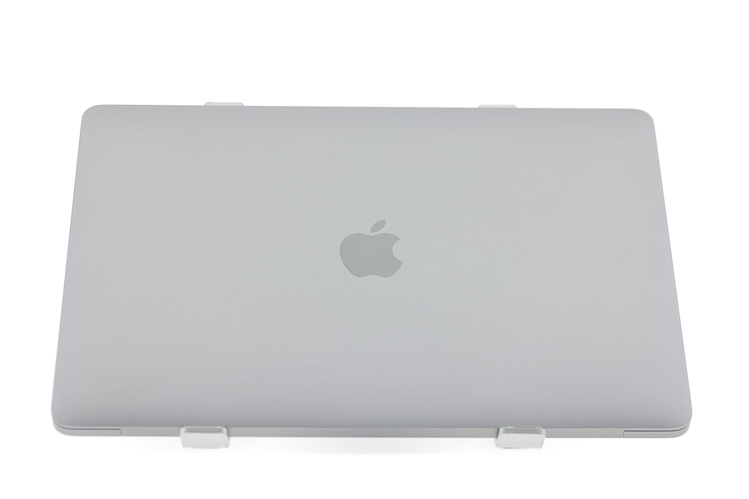 Apple MacBook Pro 13″ 2020, M1 8 Cores, 8 GB, 8 core GPU 512 GB Space Gray - Много добро